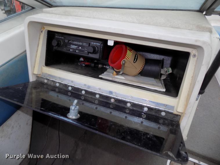 image for item DB8508 1988 Larson Citation DC175 boat