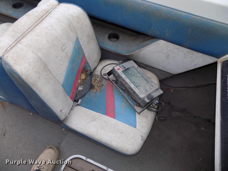 image for item DB8508 1988 Larson Citation DC175 boat