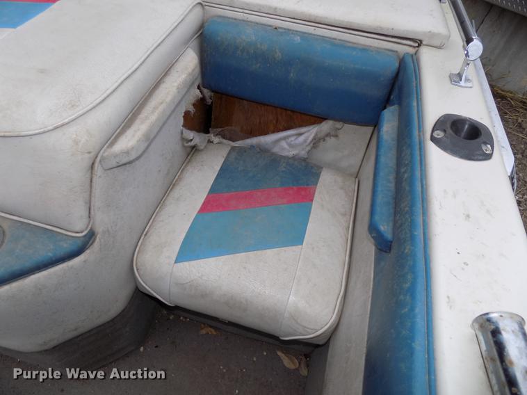 image for item DB8508 1988 Larson Citation DC175 boat