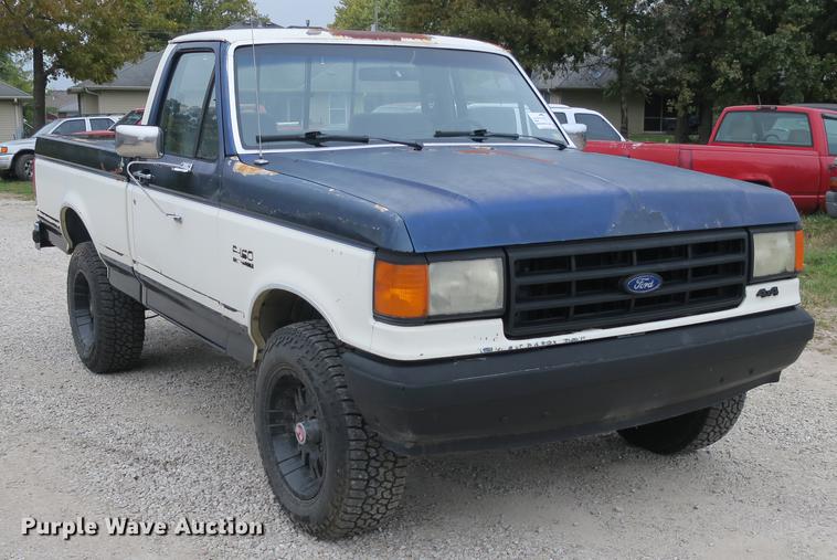 image for item DB8954 1987 Ford F150 XLT Lariat pickup truck