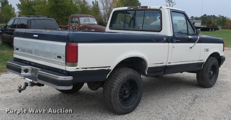 image for item DB8954 1987 Ford F150 XLT Lariat pickup truck
