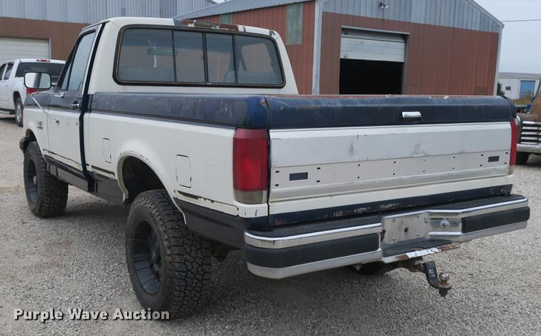 image for item DB8954 1987 Ford F150 XLT Lariat pickup truck