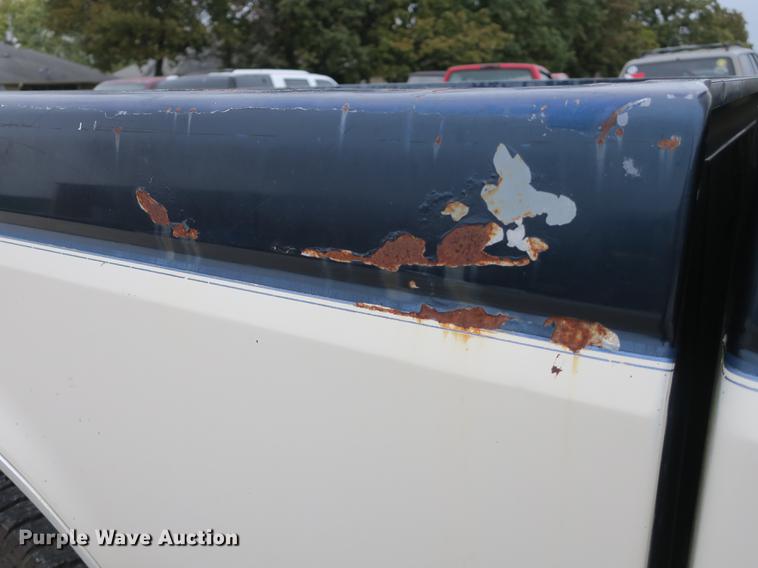 image for item DB8954 1987 Ford F150 XLT Lariat pickup truck