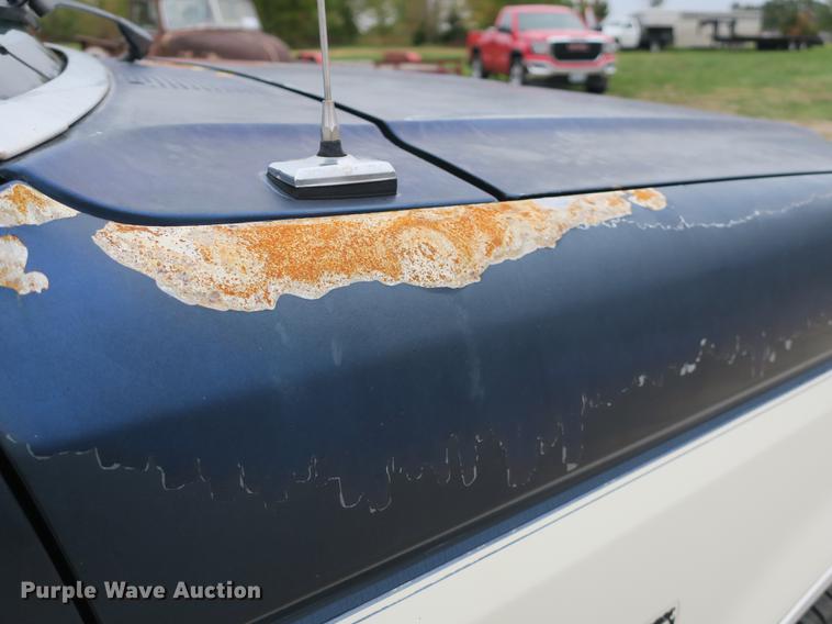 image for item DB8954 1987 Ford F150 XLT Lariat pickup truck