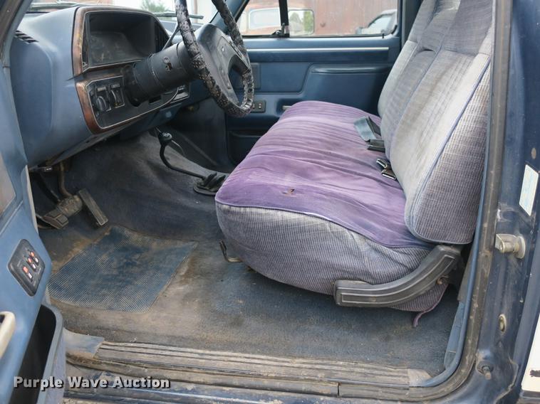 image for item DB8954 1987 Ford F150 XLT Lariat pickup truck