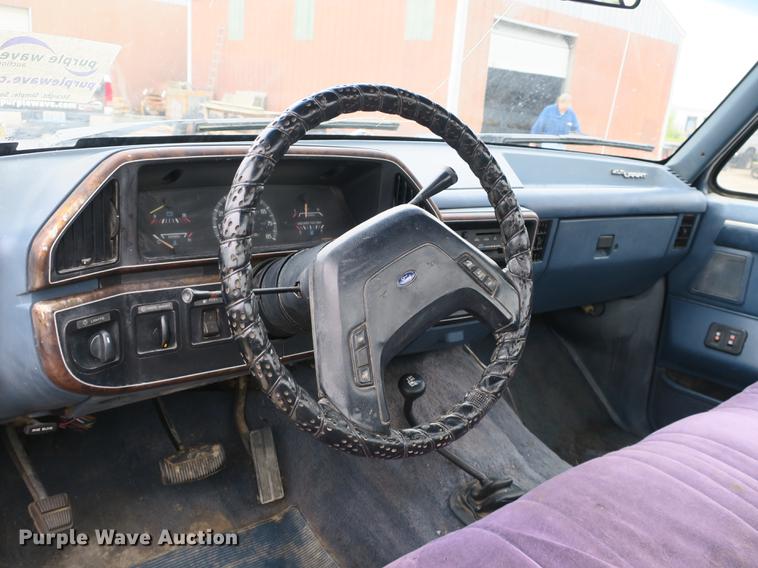 image for item DB8954 1987 Ford F150 XLT Lariat pickup truck