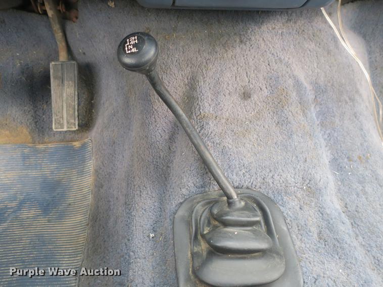 image for item DB8954 1987 Ford F150 XLT Lariat pickup truck