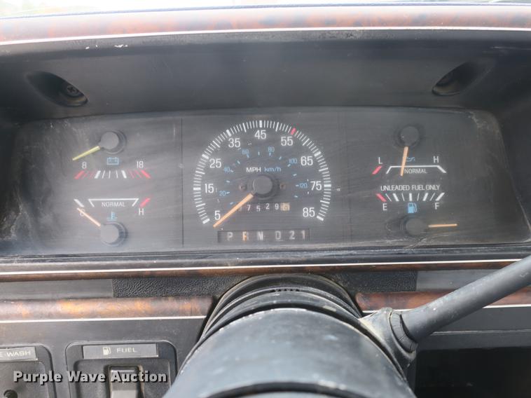 image for item DB8954 1987 Ford F150 XLT Lariat pickup truck