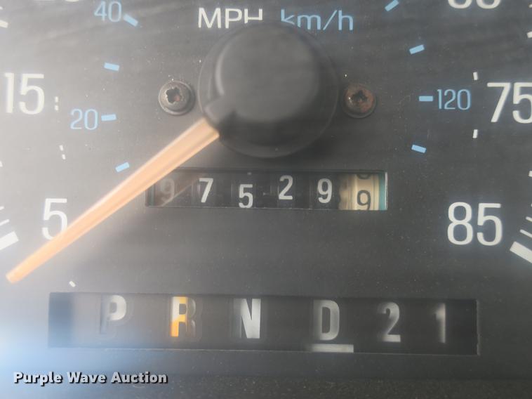 image for item DB8954 1987 Ford F150 XLT Lariat pickup truck