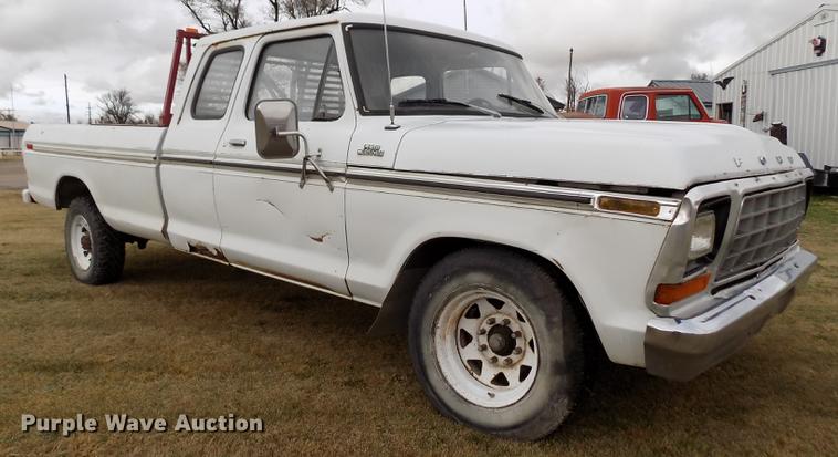 image for item DB9042 1979 Ford F250 Custom Ext. Cab pickup truck