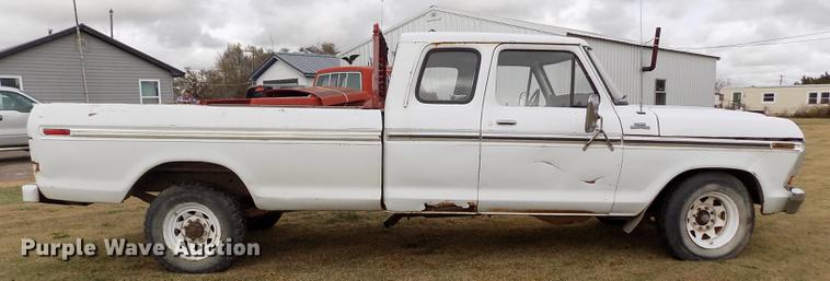 image for item DB9042 1979 Ford F250 Custom Ext. Cab pickup truck