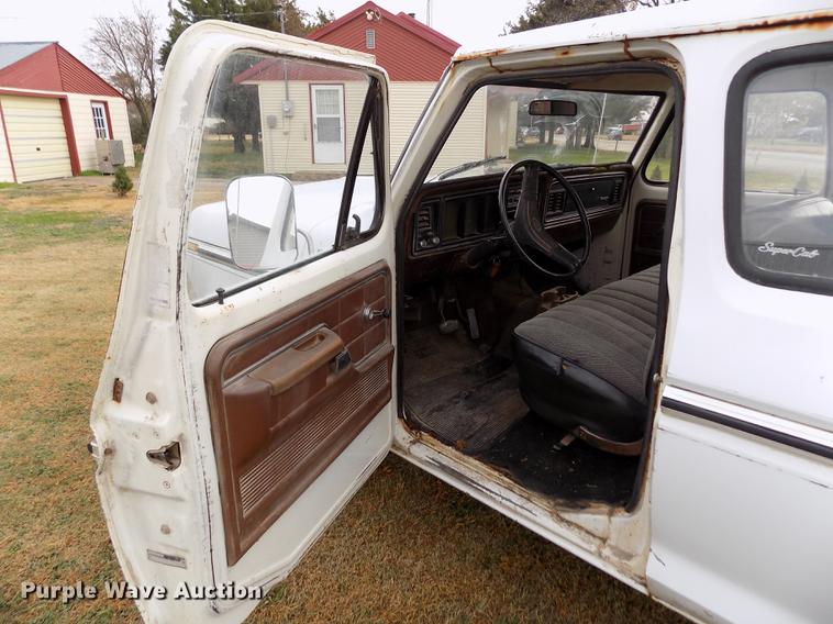 image for item DB9042 1979 Ford F250 Custom Ext. Cab pickup truck