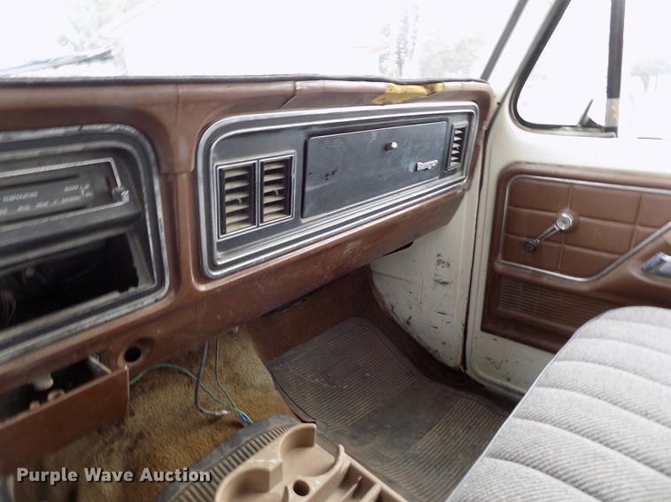 image for item DB9042 1979 Ford F250 Custom Ext. Cab pickup truck