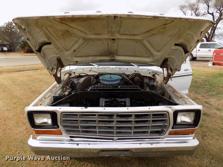 image for item DB9042 1979 Ford F250 Custom Ext. Cab pickup truck