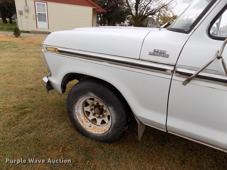 image for item DB9042 1979 Ford F250 Custom Ext. Cab pickup truck