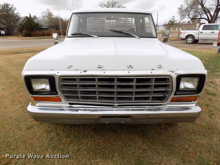 image for item DB9042 1979 Ford F250 Custom Ext. Cab pickup truck