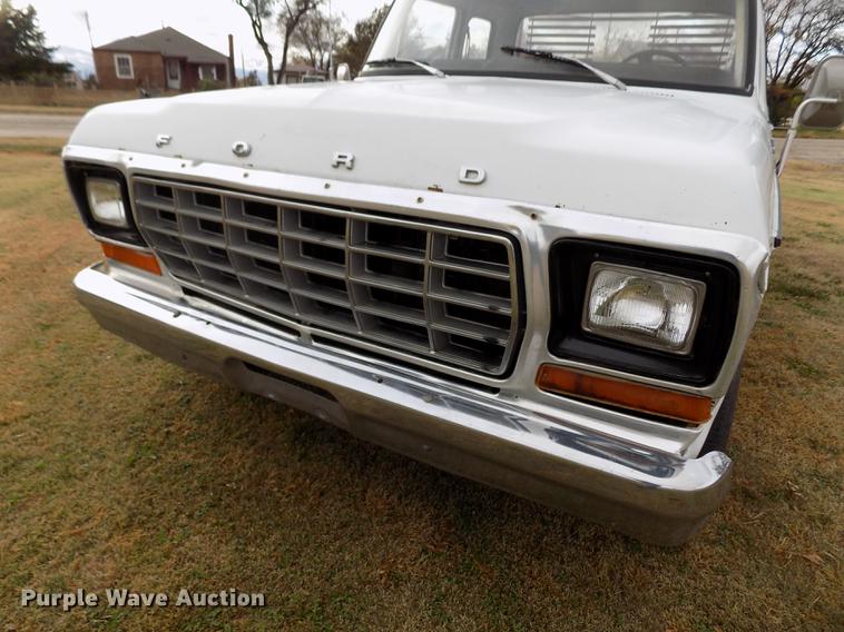image for item DB9042 1979 Ford F250 Custom Ext. Cab pickup truck