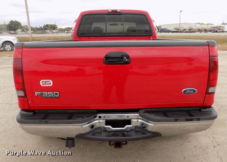 image for item DB9066 2002 Ford F350 Super Duty Lariat Crew Cab pickup truck