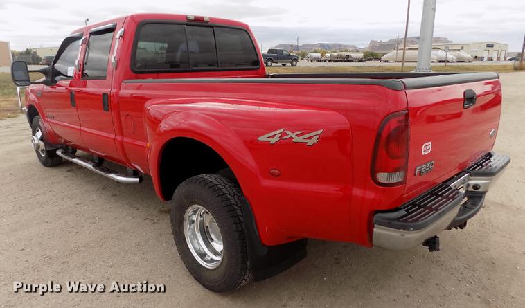 image for item DB9066 2002 Ford F350 Super Duty Lariat Crew Cab pickup truck