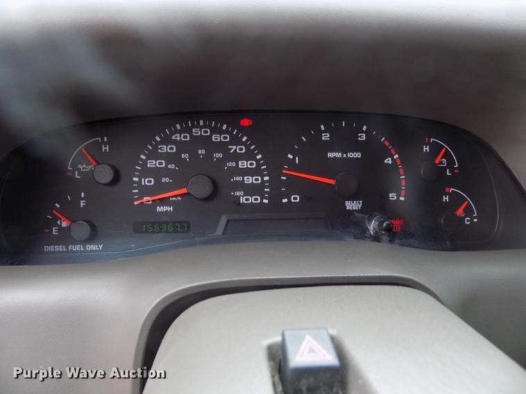 image for item DB9066 2002 Ford F350 Super Duty Lariat Crew Cab pickup truck