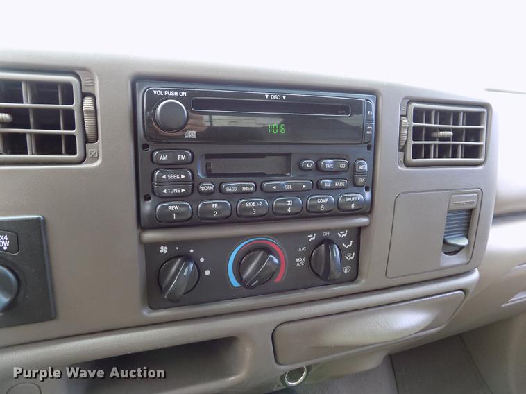 image for item DB9066 2002 Ford F350 Super Duty Lariat Crew Cab pickup truck