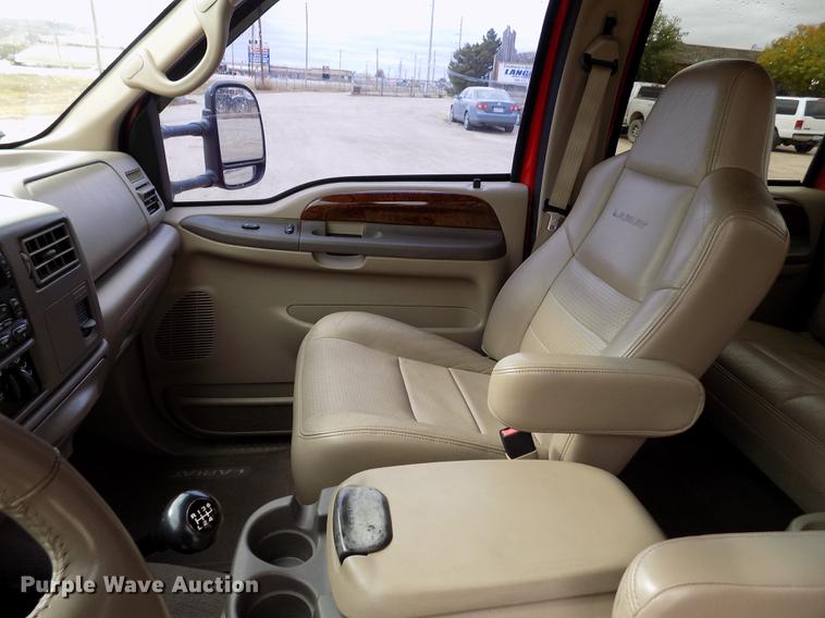 image for item DB9066 2002 Ford F350 Super Duty Lariat Crew Cab pickup truck