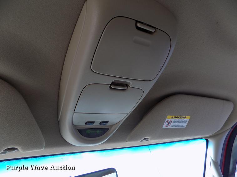 image for item DB9066 2002 Ford F350 Super Duty Lariat Crew Cab pickup truck