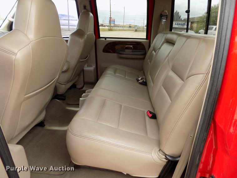 image for item DB9066 2002 Ford F350 Super Duty Lariat Crew Cab pickup truck