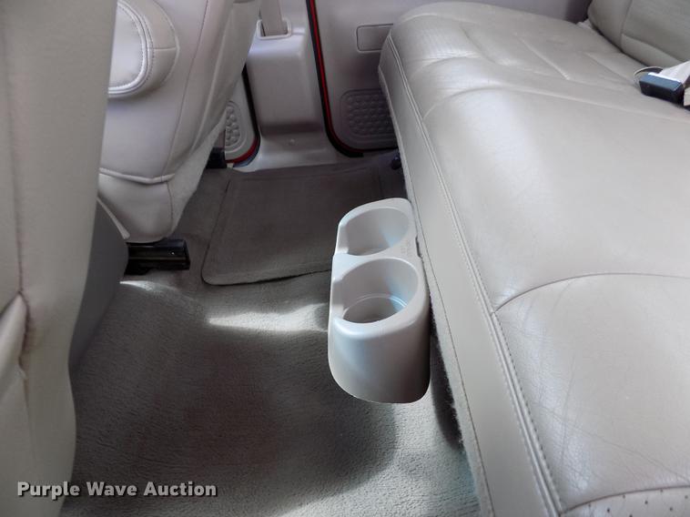 image for item DB9066 2002 Ford F350 Super Duty Lariat Crew Cab pickup truck