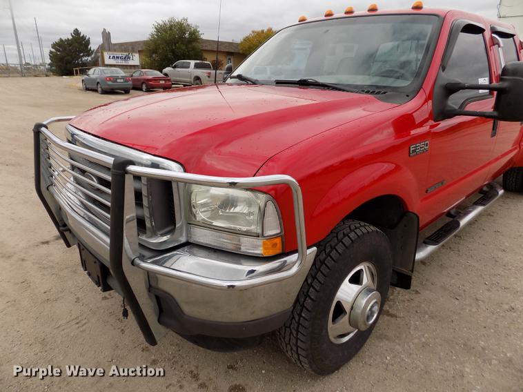 image for item DB9066 2002 Ford F350 Super Duty Lariat Crew Cab pickup truck