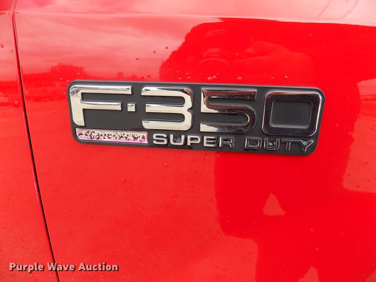 image for item DB9066 2002 Ford F350 Super Duty Lariat Crew Cab pickup truck