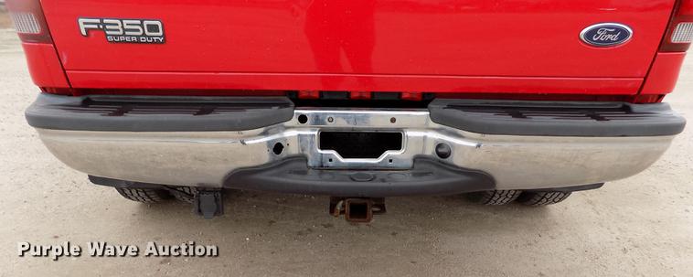 image for item DB9066 2002 Ford F350 Super Duty Lariat Crew Cab pickup truck
