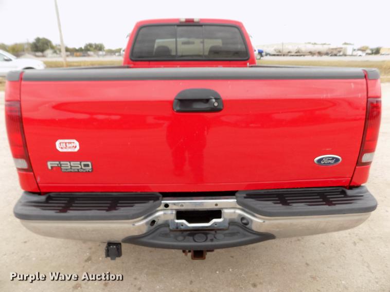 image for item DB9066 2002 Ford F350 Super Duty Lariat Crew Cab pickup truck