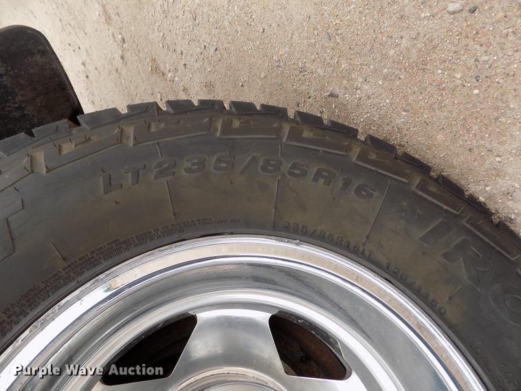 image for item DB9066 2002 Ford F350 Super Duty Lariat Crew Cab pickup truck