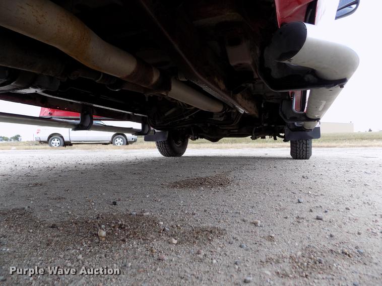 image for item DB9066 2002 Ford F350 Super Duty Lariat Crew Cab pickup truck