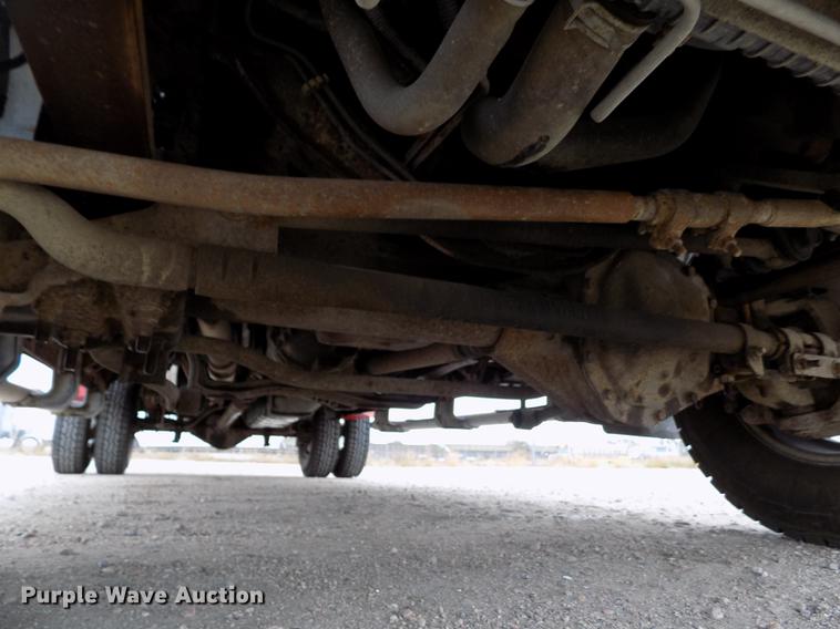 image for item DB9066 2002 Ford F350 Super Duty Lariat Crew Cab pickup truck