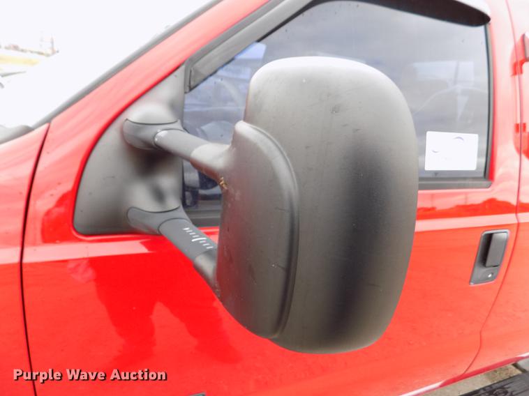 image for item DB9066 2002 Ford F350 Super Duty Lariat Crew Cab pickup truck