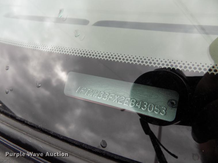 image for item DB9066 2002 Ford F350 Super Duty Lariat Crew Cab pickup truck