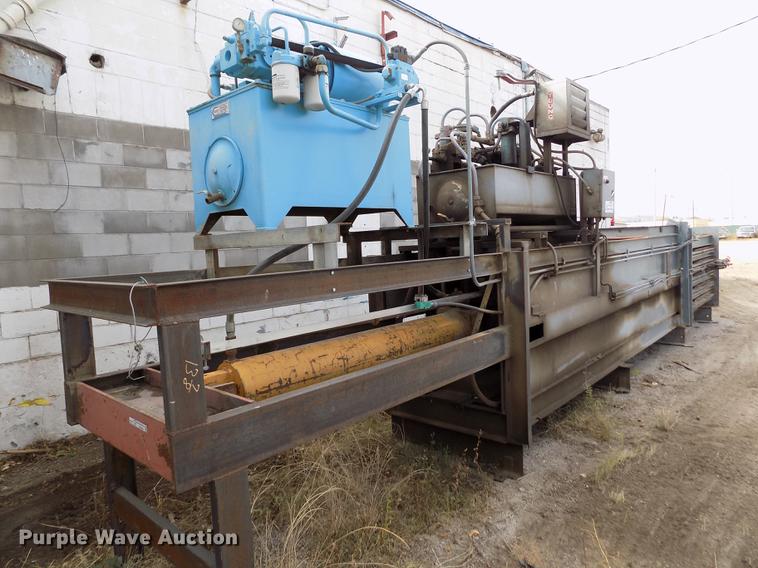 image for item DB9067 Refuse baler