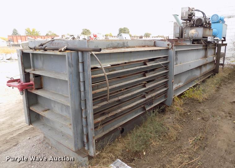 image for item DB9067 Refuse baler