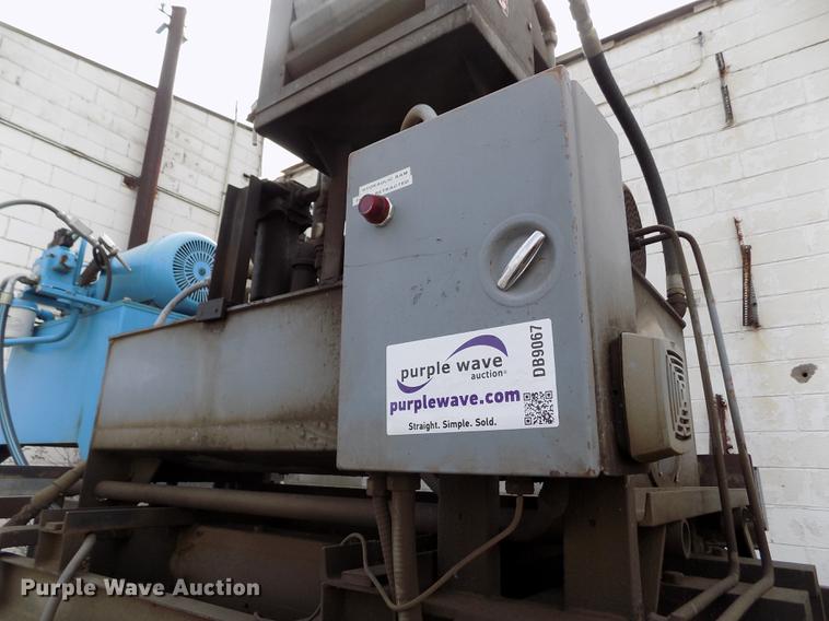 image for item DB9067 Refuse baler
