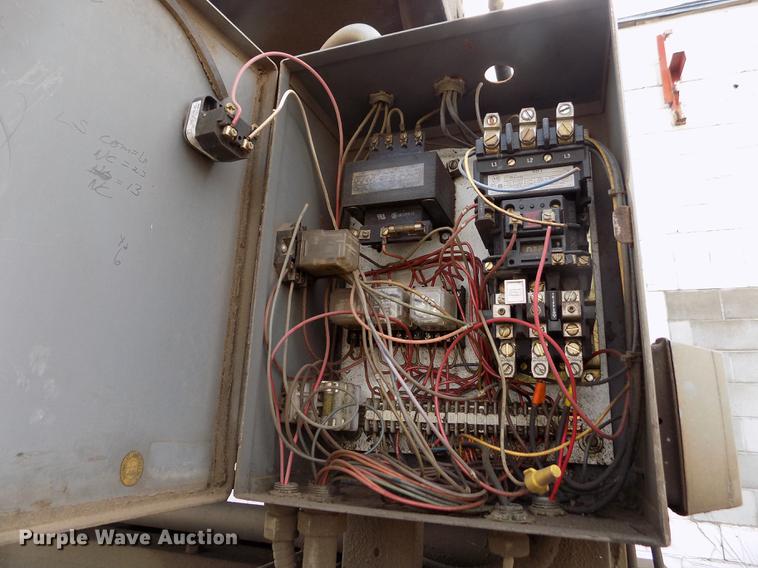 image for item DB9067 Refuse baler