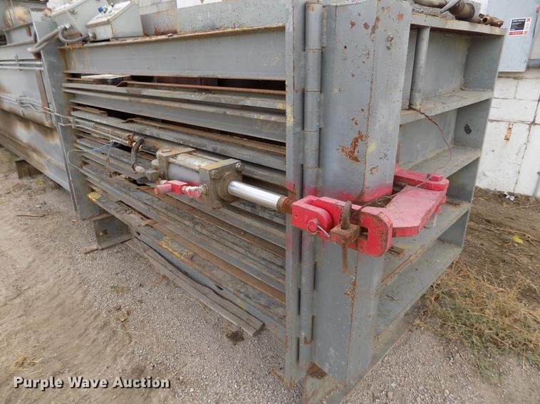 image for item DB9067 Refuse baler