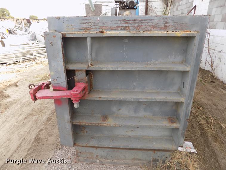 image for item DB9067 Refuse baler