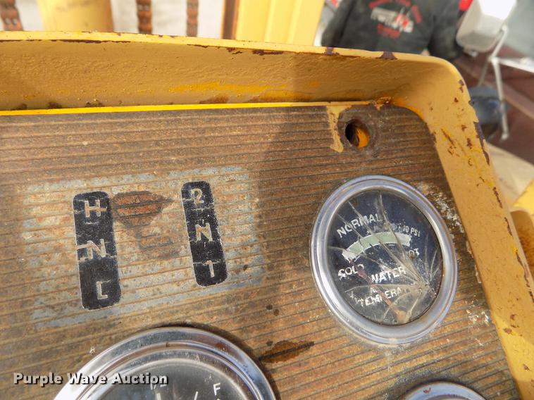 image for item DB9068 Massey-Ferguson MF2500 forklift