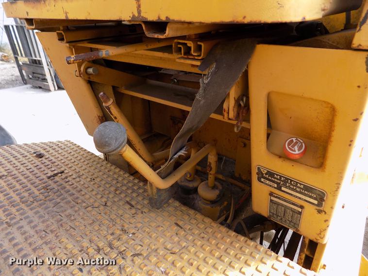 image for item DB9068 Massey-Ferguson MF2500 forklift