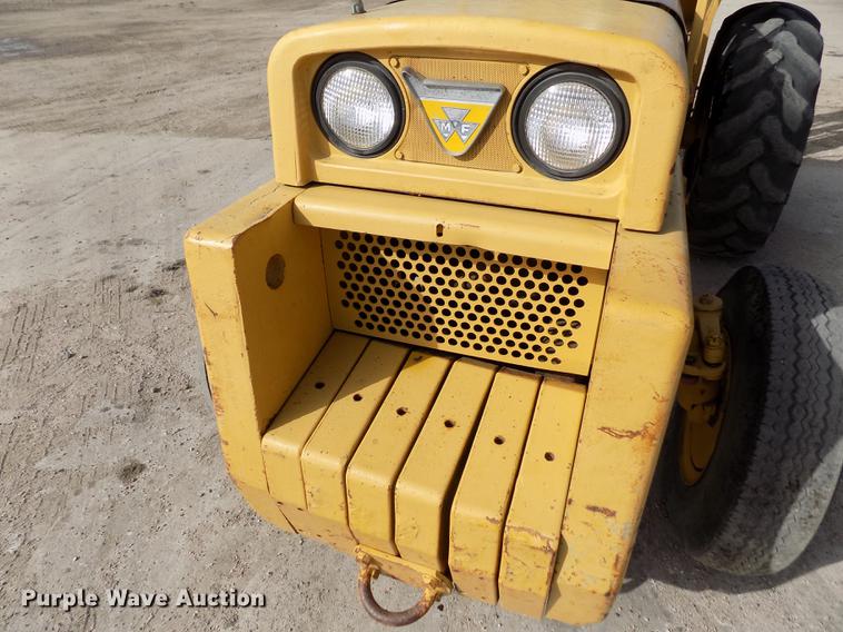 image for item DB9068 Massey-Ferguson MF2500 forklift