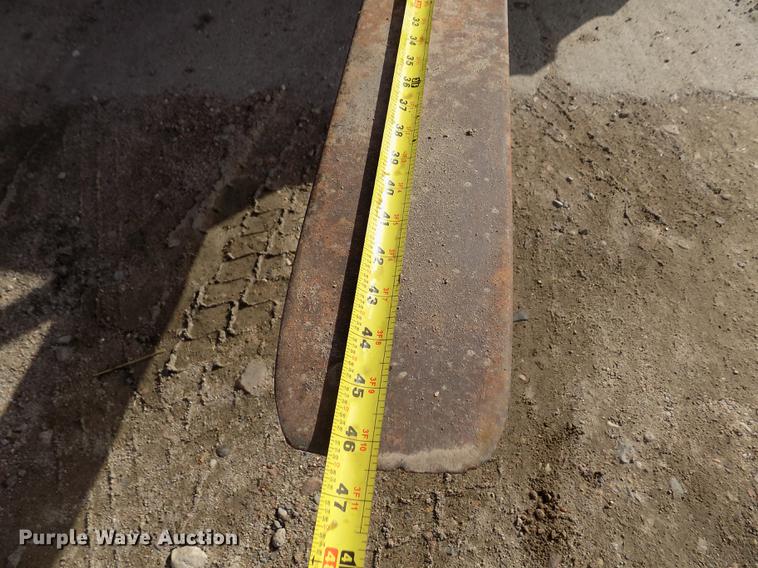 image for item DB9068 Massey-Ferguson MF2500 forklift