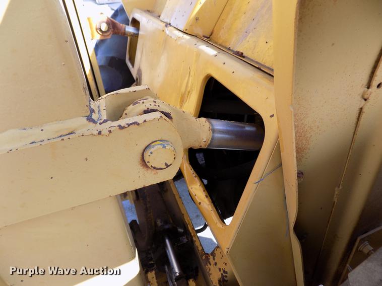 image for item DB9068 Massey-Ferguson MF2500 forklift