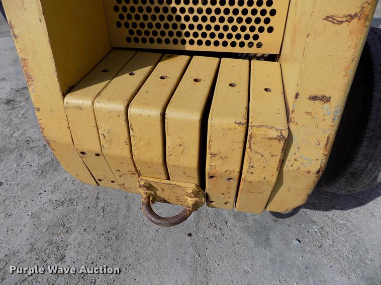 image for item DB9068 Massey-Ferguson MF2500 forklift